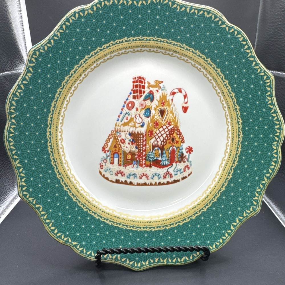 Robert Stanley Home 2022 8.5" Dessert Plates Gingerbread House EUC